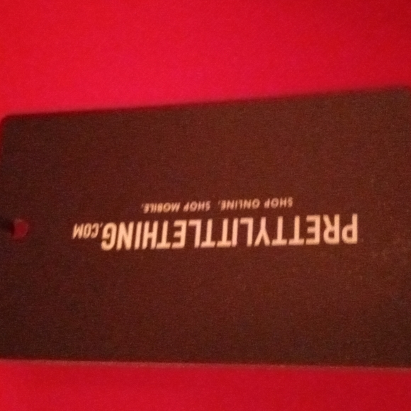 Red long-sleeve pretty little thing dress - Picture 4 of 5